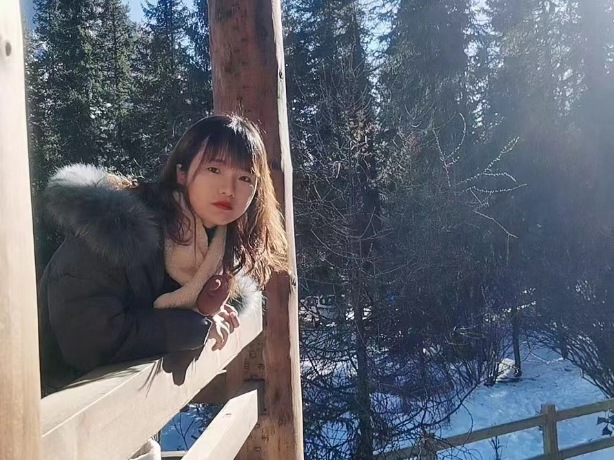 秦婷婷.jpg