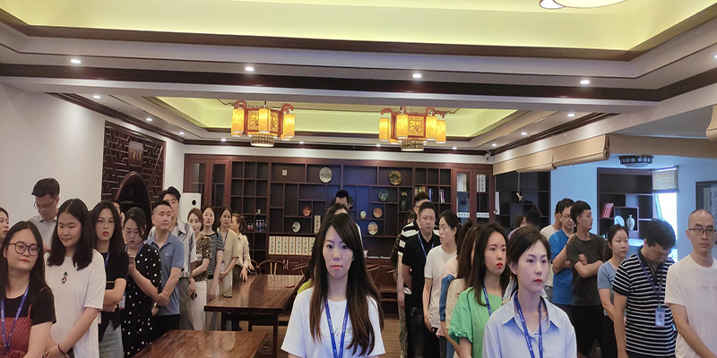早会图.jpg 早会图.jpg